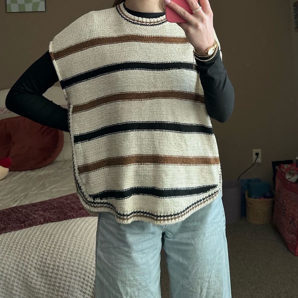 Striped Knit Sleeveless Sweater
